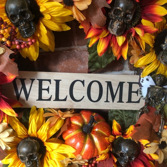 Skulls Sun Flowers Autumn Fall Halloween Wreath - Picture 6 of 8